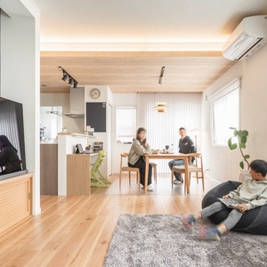 穏やかな家族の時間を紡ぐ 自然光に満ちた暖かな住まい